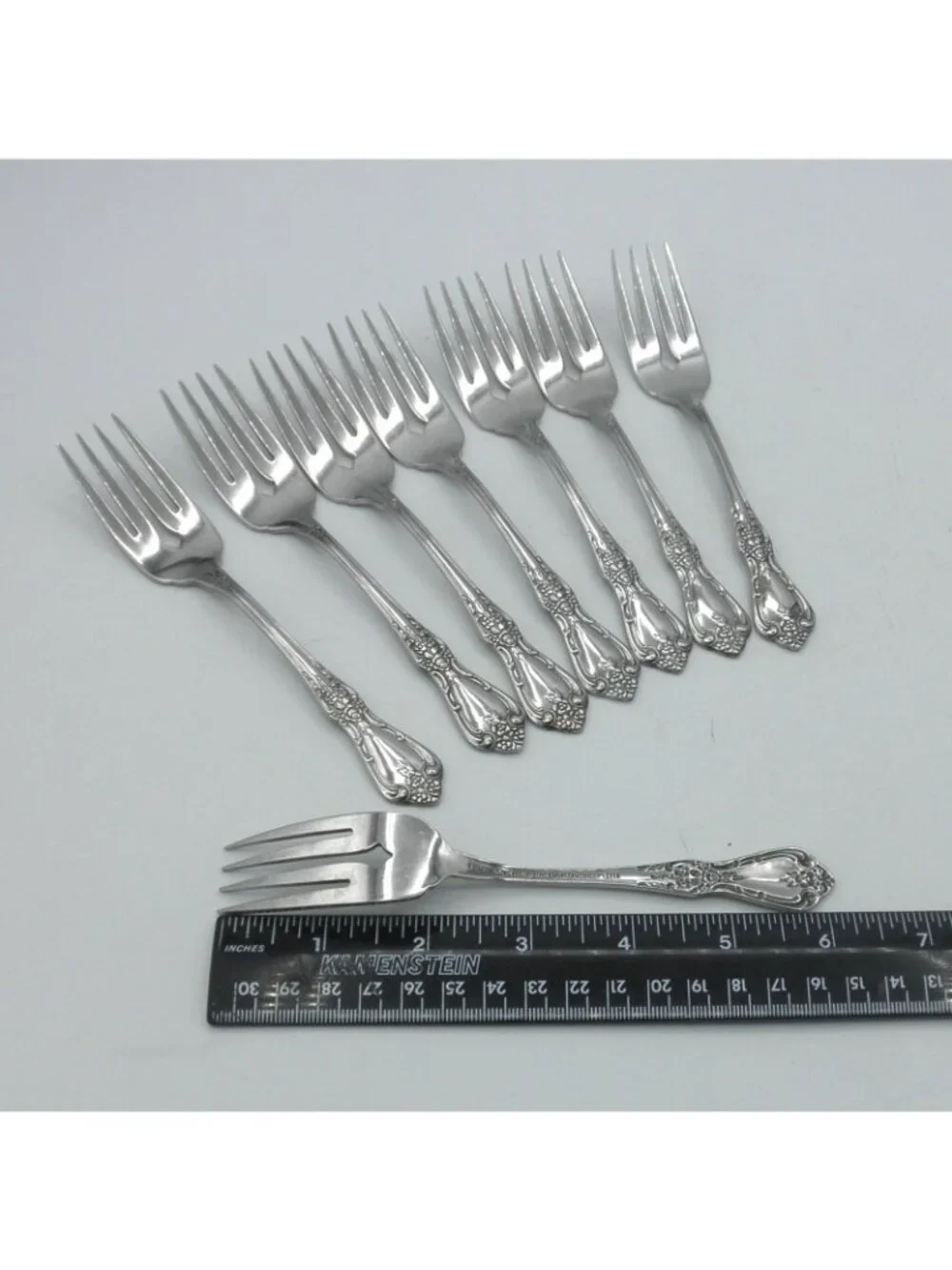 Kennet Square Stainless by Oneida Mixed Lot of 16 Pieces Pattern Code OHSJESQ